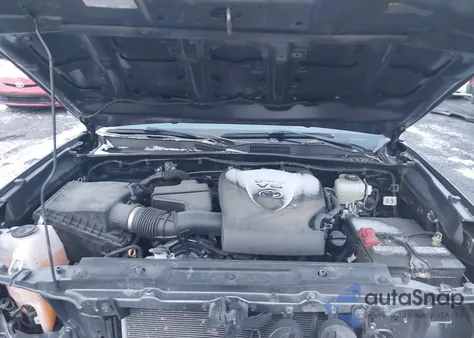 2021 Toyota Tacoma Trd Off-Road z USA, uszkodzony, nr VIN 5TFCZ5AN8MX246401